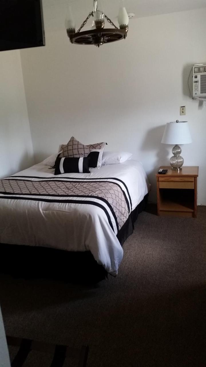 Mystic Valley Inn Custer Bagian luar foto
